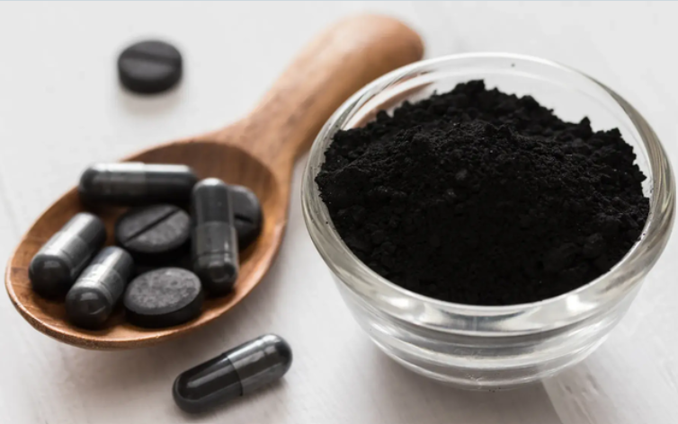 Activated charcoal and its health benefits explained in the TarCasso Magazine